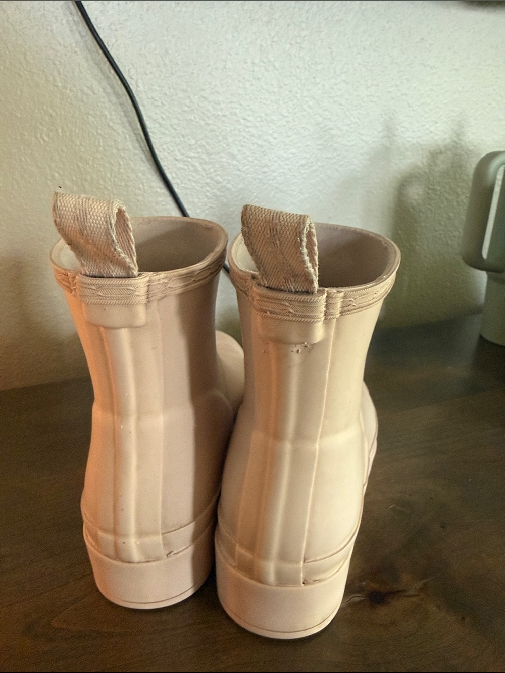 Hunter Short Rain Boots in Pale Pink - Picture 2 of 4